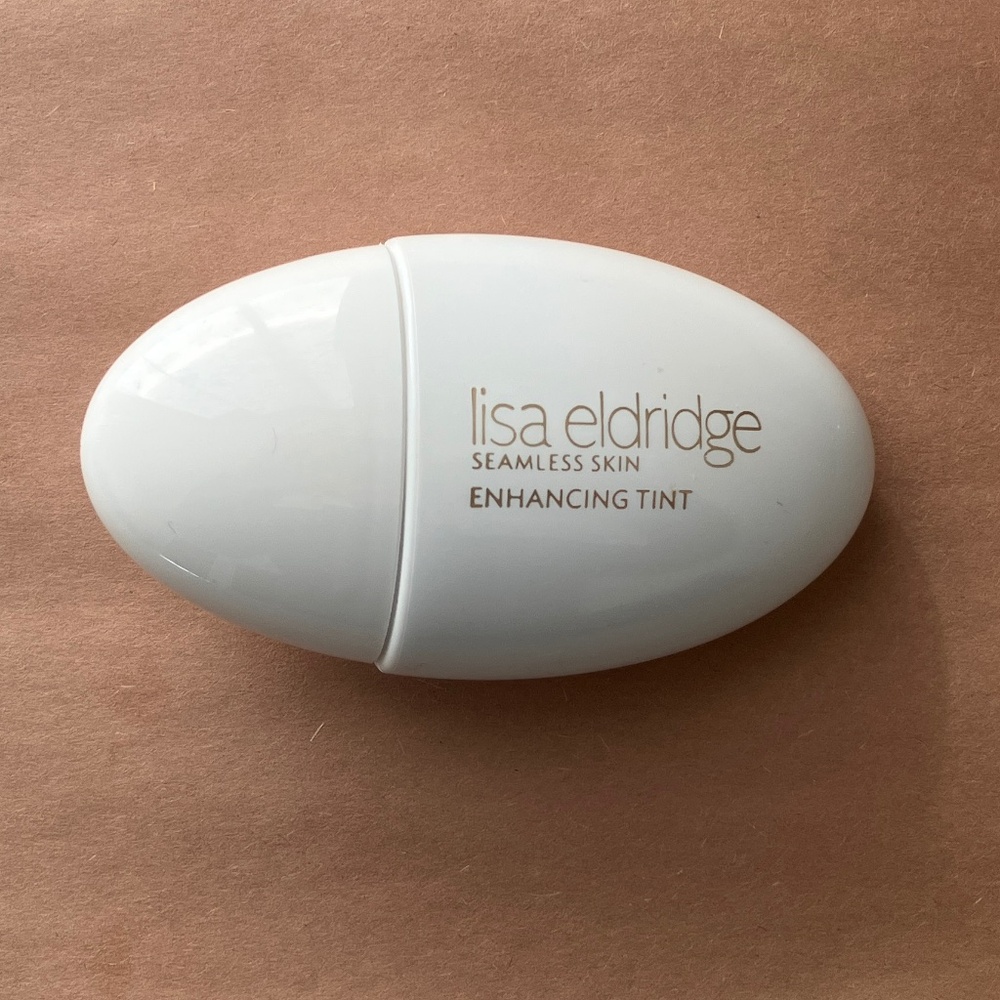 Lisa Eldridge Seamless Enhancing Skin Tint in shade T7